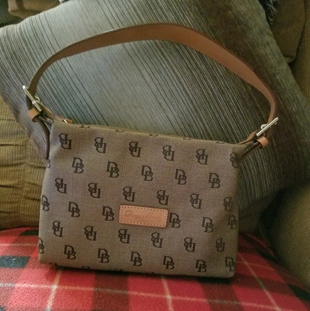 Dooney and bourke natural signature bag